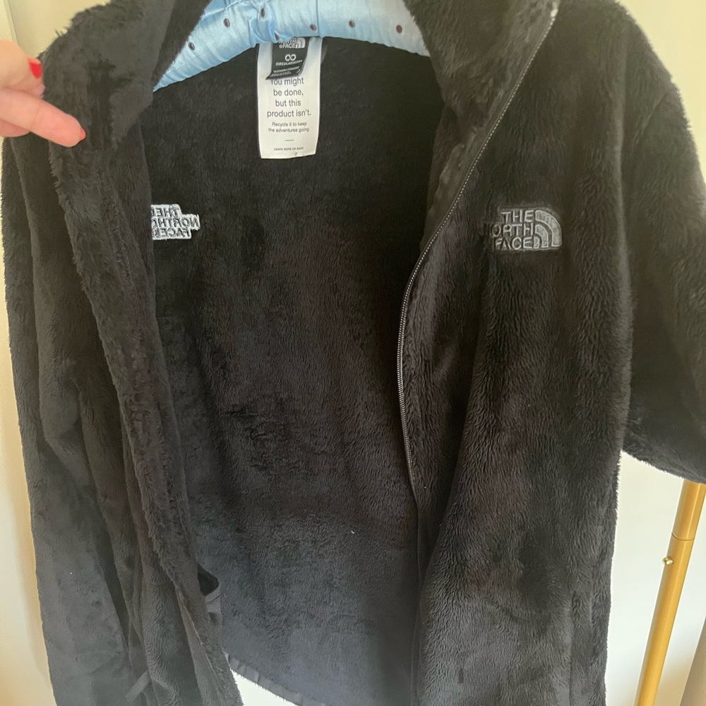 Super soft and cute NF zip up sweater.